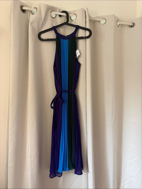 White House Black Market Dresses & Skirts - White House Black Market WOT Pleated Halter Midi Dress in Purple & Blue Size M